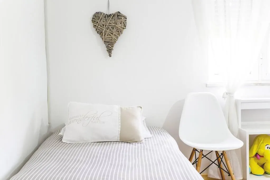 Love Tirana Apartment X 6 People 0*,